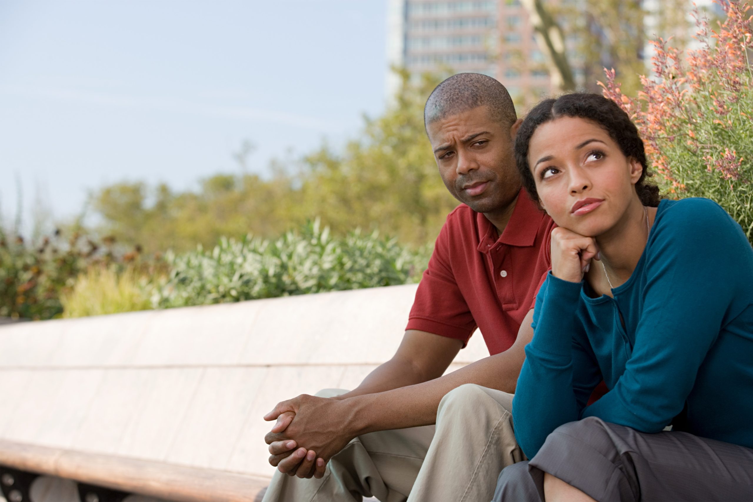 man looking how a woman ignores him